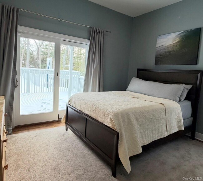 Building Photo - 10 Skyes Neck Ct