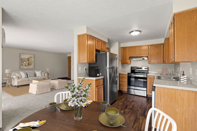 Meadowlawn Apartments apartments — community photo - Meadowlawn Apartments