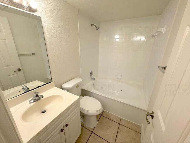 Building Photo - 8189 Thames Blvd