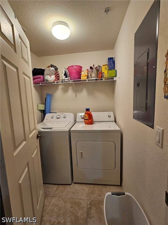 Building Photo - 20221 Estero Gardens Cir