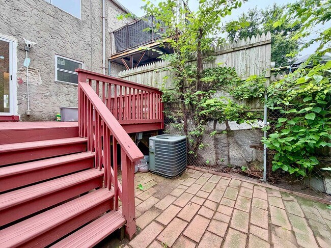 Building Photo - 8 Van Nostrand Ave