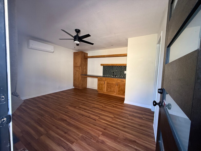 Building Photo - 132 Palm Ave