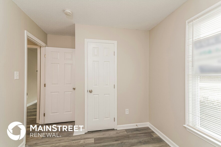 Building Photo - 617 Bartlett Rd