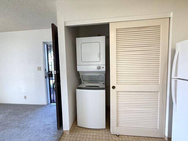Building Photo - 94-1097 Paawalu St. #U4 - Hikino