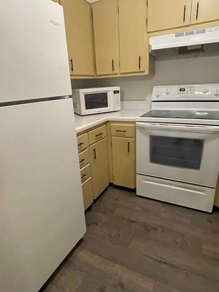 Building Photo - 283 Alpine Dr