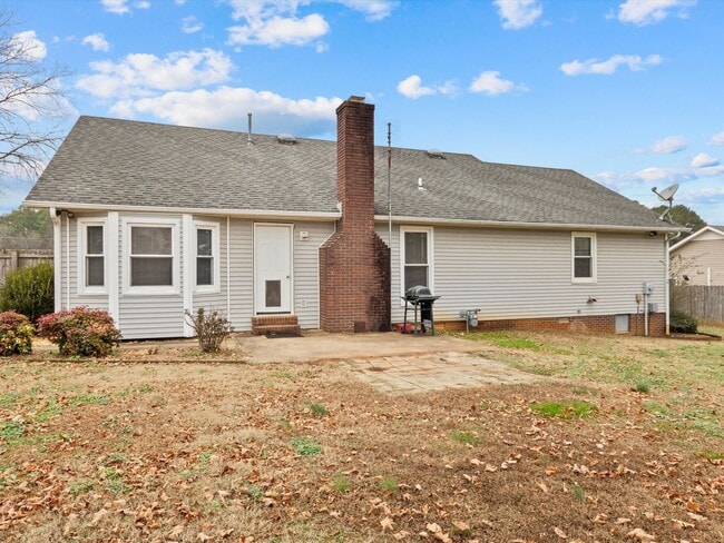 Building Photo - Nice, well-maintained home located on a quiet street in East Limestone.