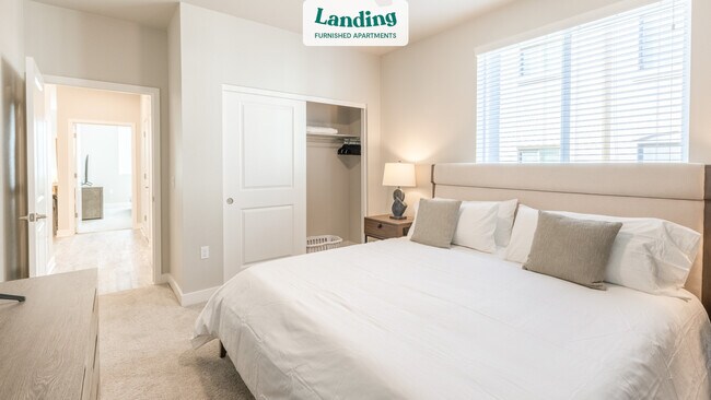 Building Photo - 5550 E Deer Valley Dr