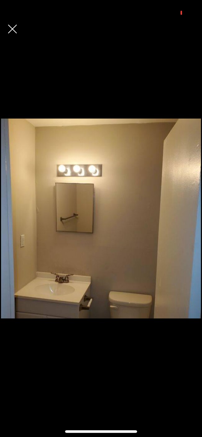 Azul Door Apartments - 969 Forest Ave