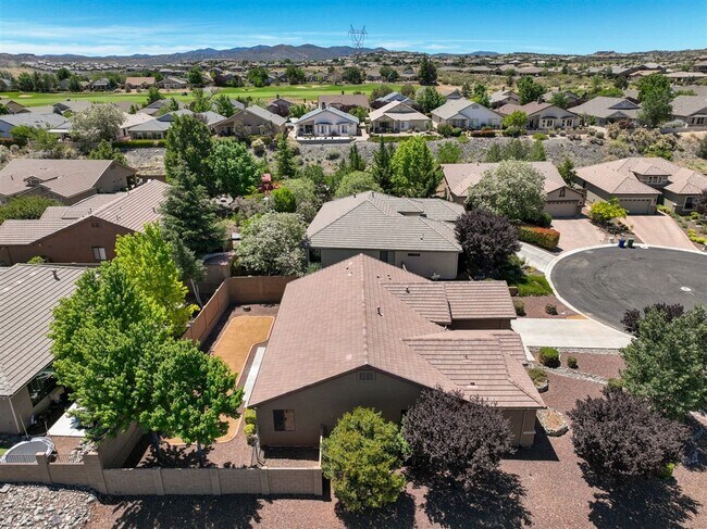 Building Photo - Beautiful 4 bedroom 2 bathroom home in Prescott!
