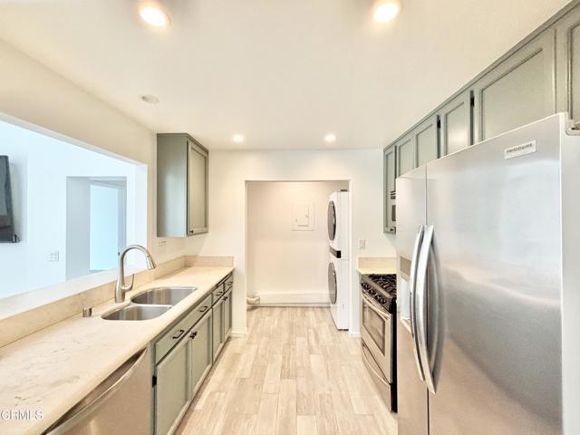 Building Photo - 2287 Martinique Ln
