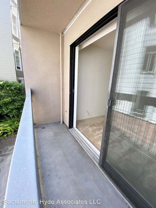 Building Photo - 1490 Sacramento St