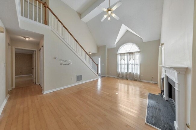 Building Photo - 2025 Baramore Oaks Dr