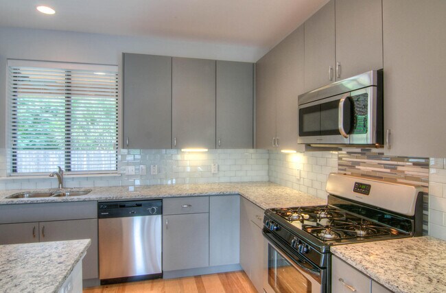 Building Photo - 4303 Red River St