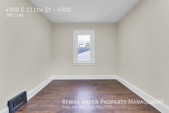 Building Photo - 4900 E 111th St