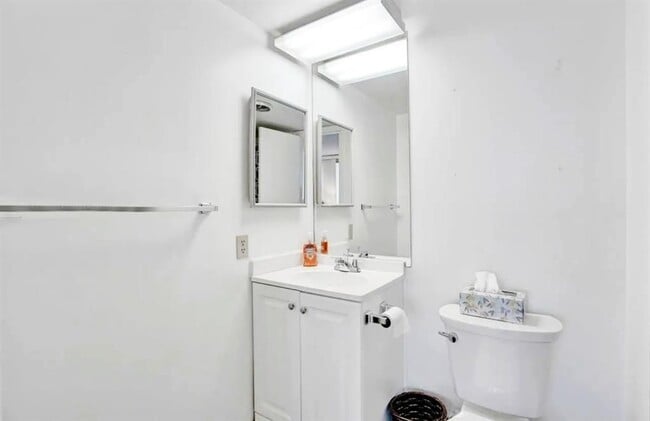 Building Photo - 531 N Ocean Blvd