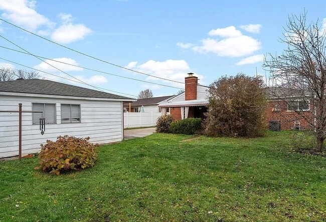 Building Photo - 2754 Northampton Dr