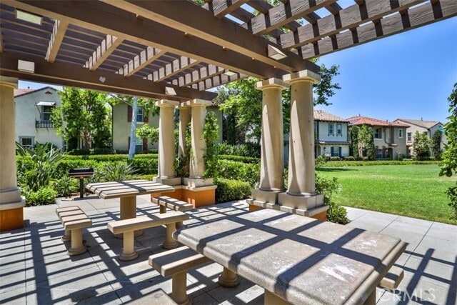 Building Photo - 59 Pathway