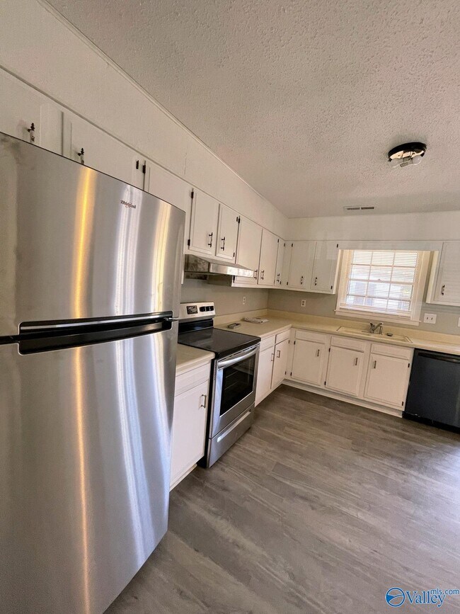 Building Photo - 1501 Westview Dr NW