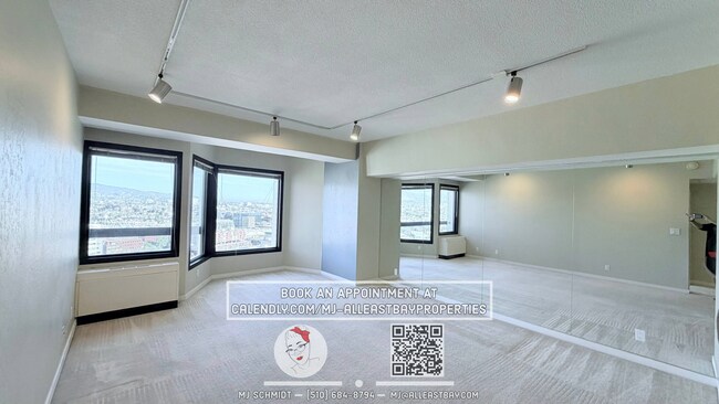 Building Photo - Bright 1 bedroom condo with spectacular views on the 25th floor!