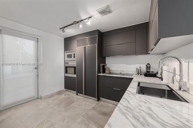 Building Photo - Murano Grande At Portofino