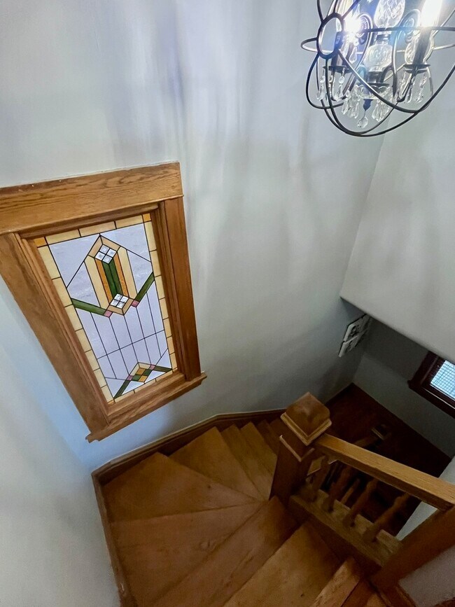 Building Photo - 3700 N Hermitage Ave