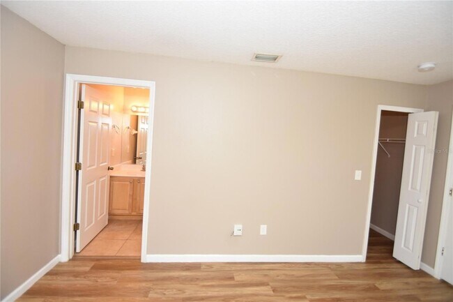 Building Photo - 7 Ryarbor Dr