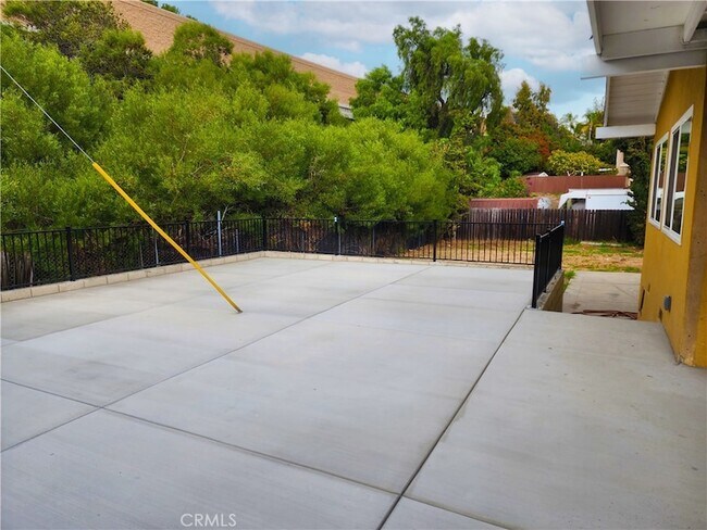 Building Photo - 2523 Deerpark Dr