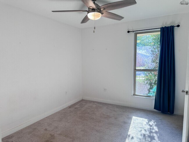 Building Photo - 4615 El Capitan Dr