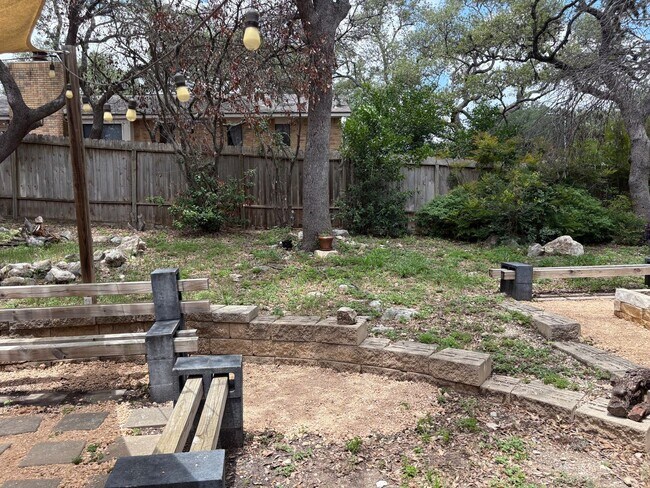 Building Photo - Beautiful Home in the Heart of San Antonio!