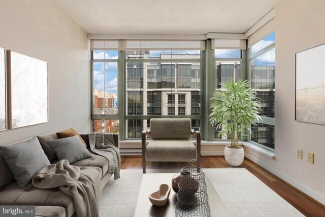 Building Photo - 1150 K St NW