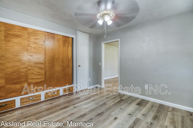Building Photo - 3005 W Lathrop Rd