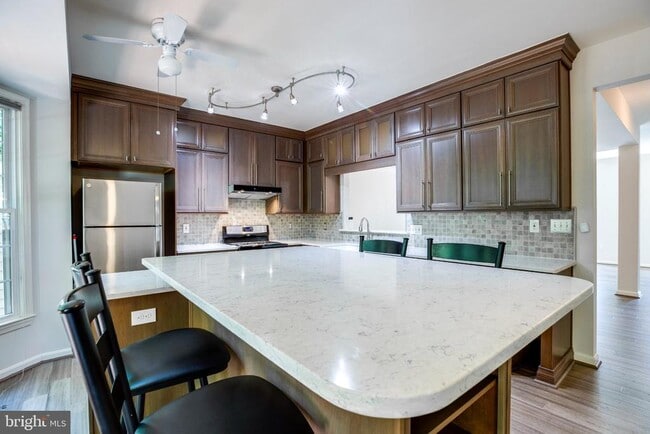Building Photo - 3105 Sutherland Hill Ct