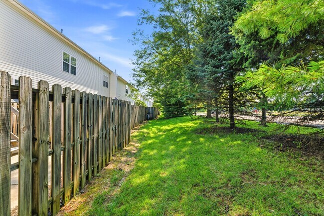 Building Photo - 1113 Green Knoll Dr