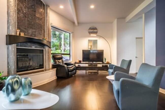 Building Photo - Beautiful 4 Beds and 2.5 Baths house with ...