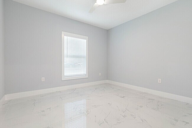 Building Photo - 4 Karl Ct