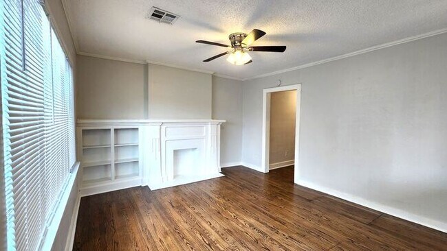 Building Photo - 2 Bed 1 Bath Duplex in the Aurora Addn NW OKC