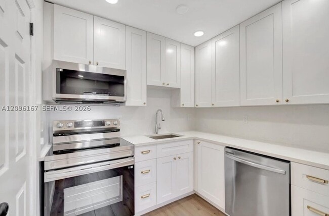 Building Photo - 953 29th St