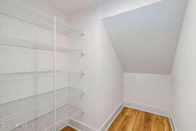 Building Photo - 12113 Bull Pne Blvd