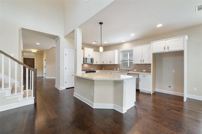 Building Photo - 14920 Cabrillo Way