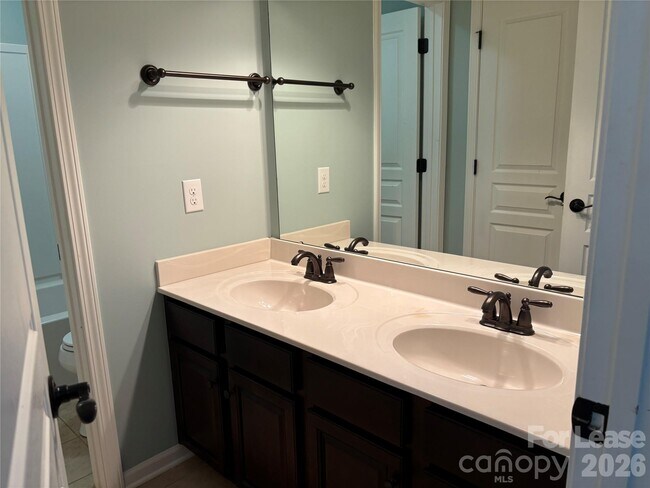 Building Photo - 8811 Tamarron Dr