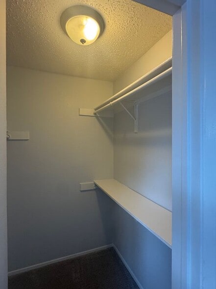 Building Photo - 883 Dublin Dr