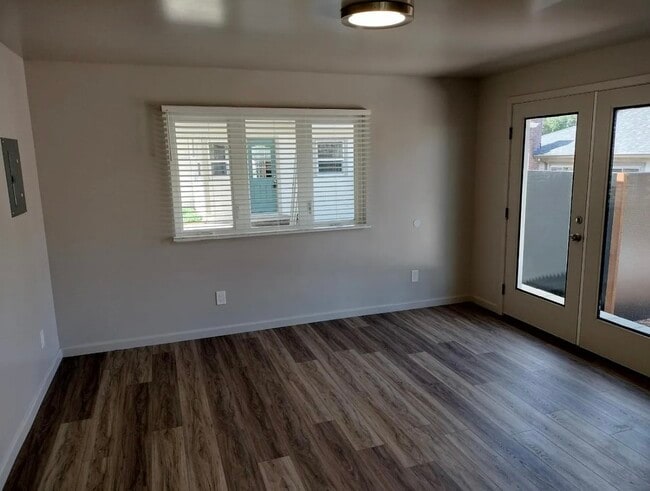 Building Photo - Single Family Home!