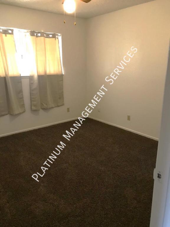 Building Photo - 440 Cheyenne Cir