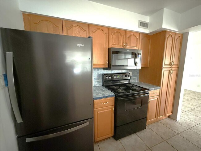 Building Photo - 2420 68th Ave S