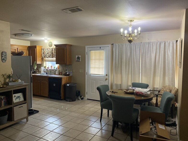 Building Photo - 10226 Lockhart Rd