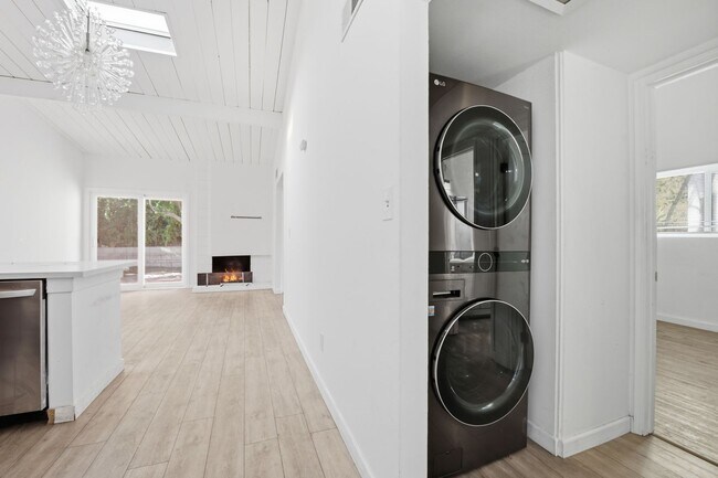 Building Photo - 4955 Baja Ct