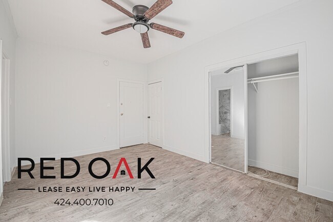 Building Photo - 979 S Oxford Ave