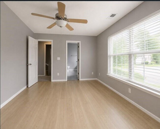 Building Photo - 170 Windcroft Ct NW