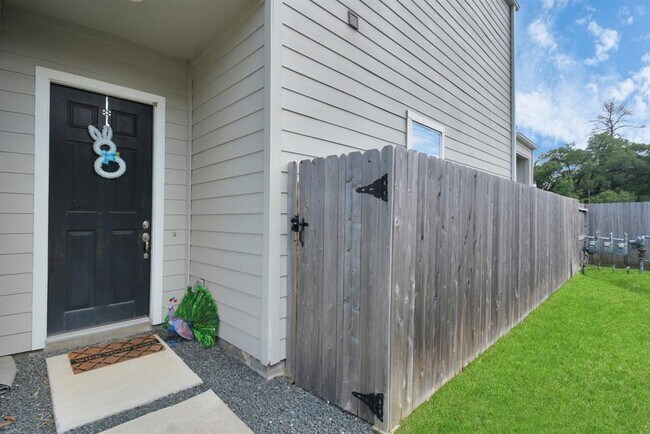 Building Photo - 8821 Hollister Pine Ct