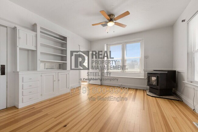 Building Photo - 1530 33rd Ln